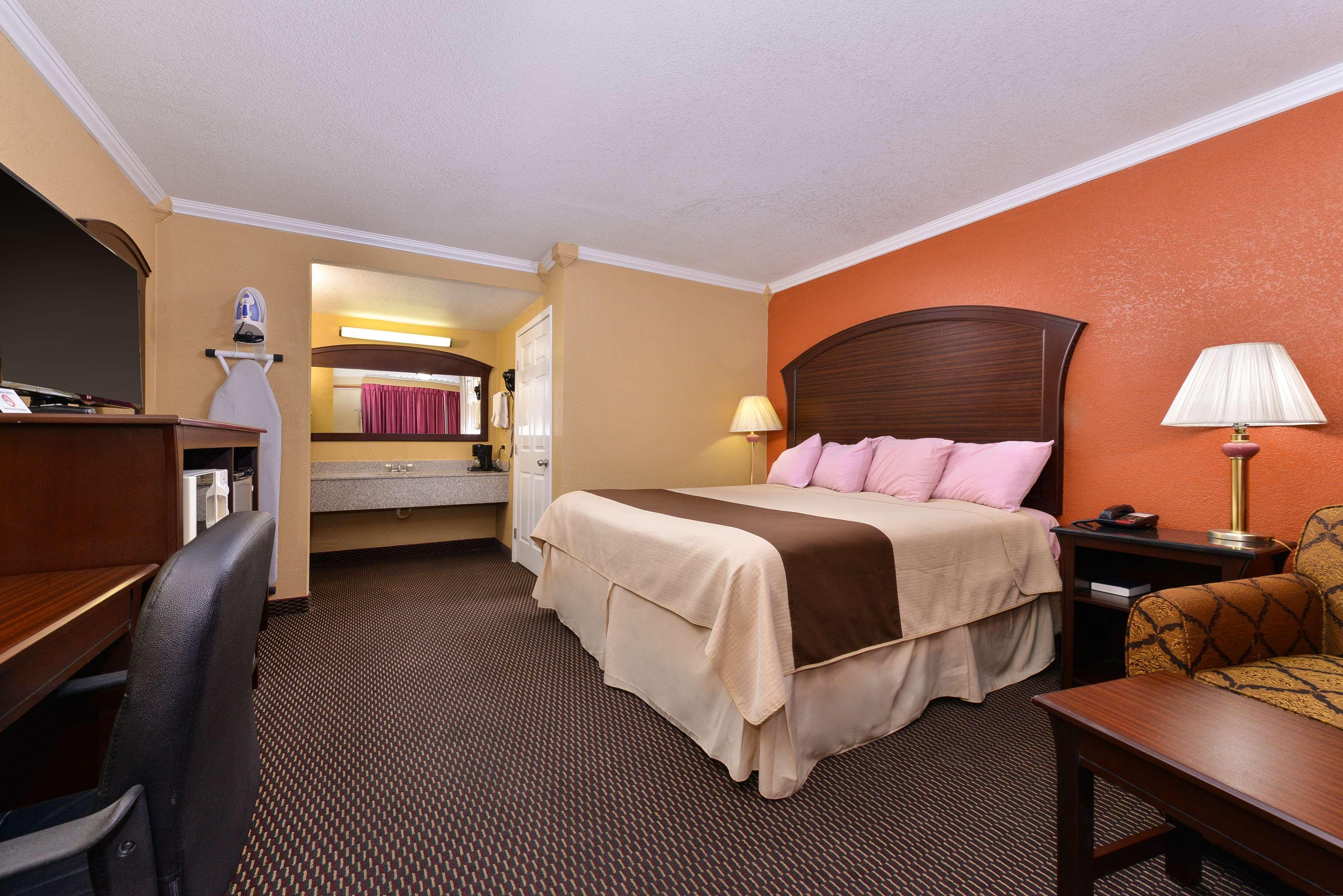 Americas Best Value Inn Schulenburg Екстер'єр фото