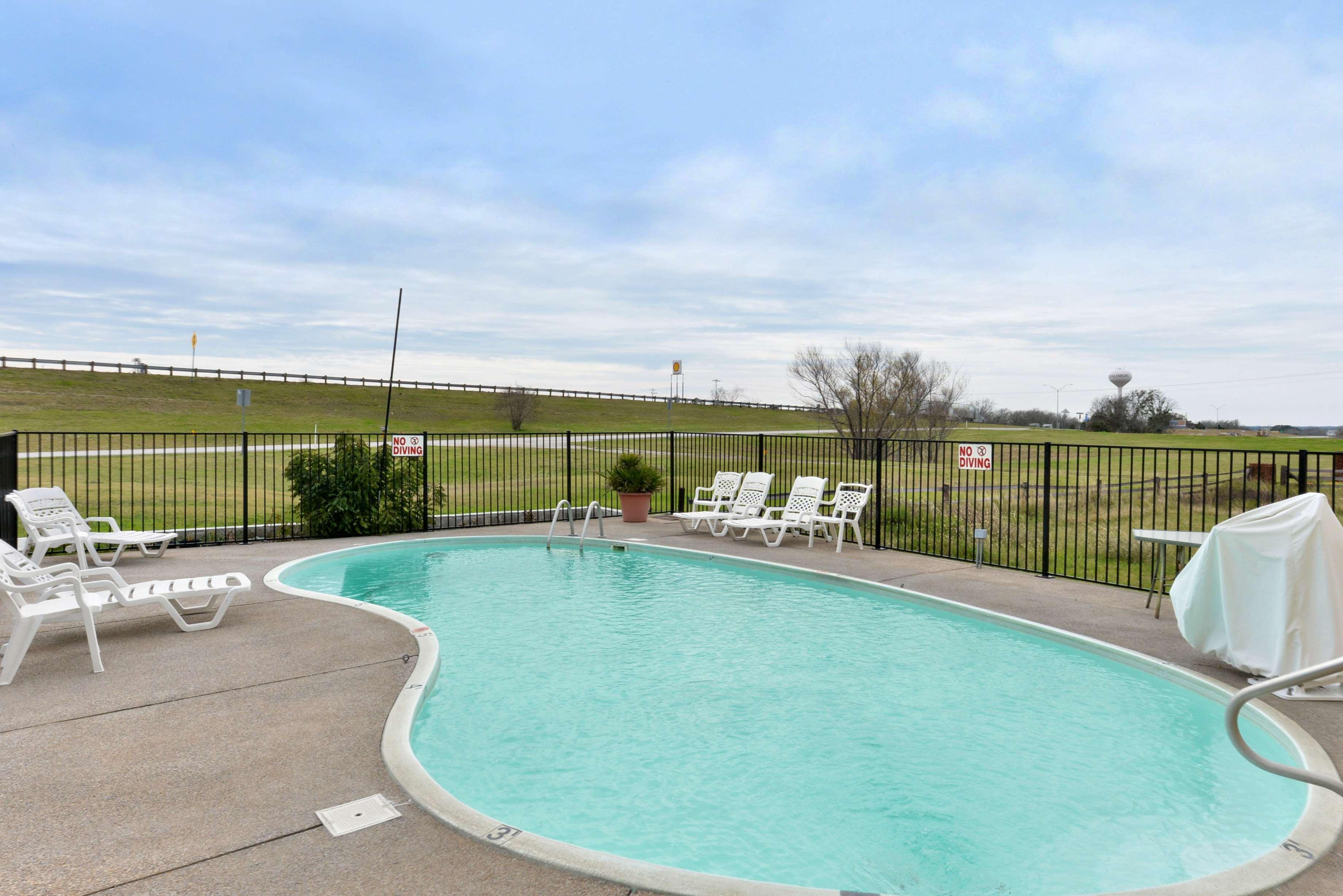 Americas Best Value Inn Schulenburg Екстер'єр фото
