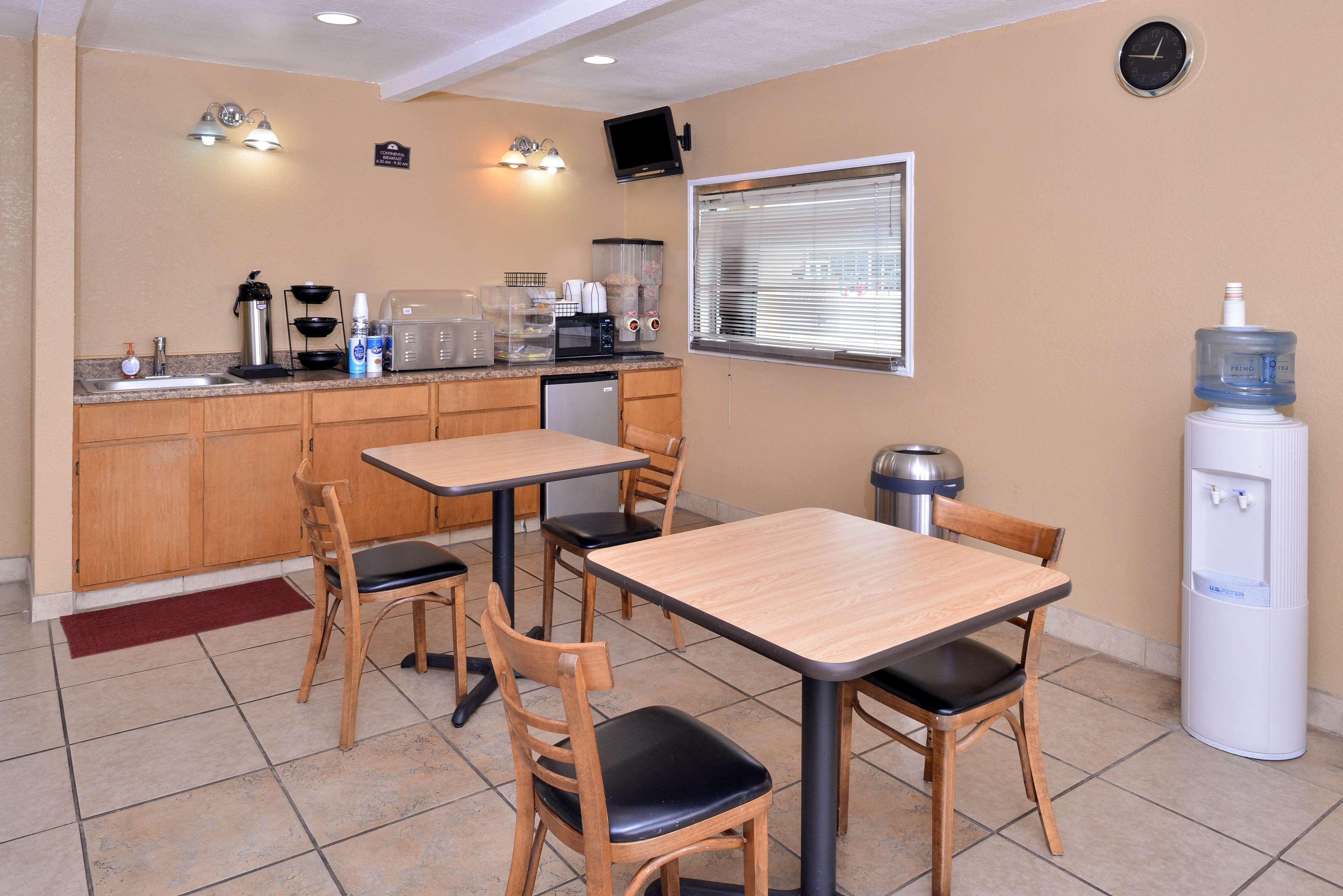 Americas Best Value Inn Schulenburg Екстер'єр фото