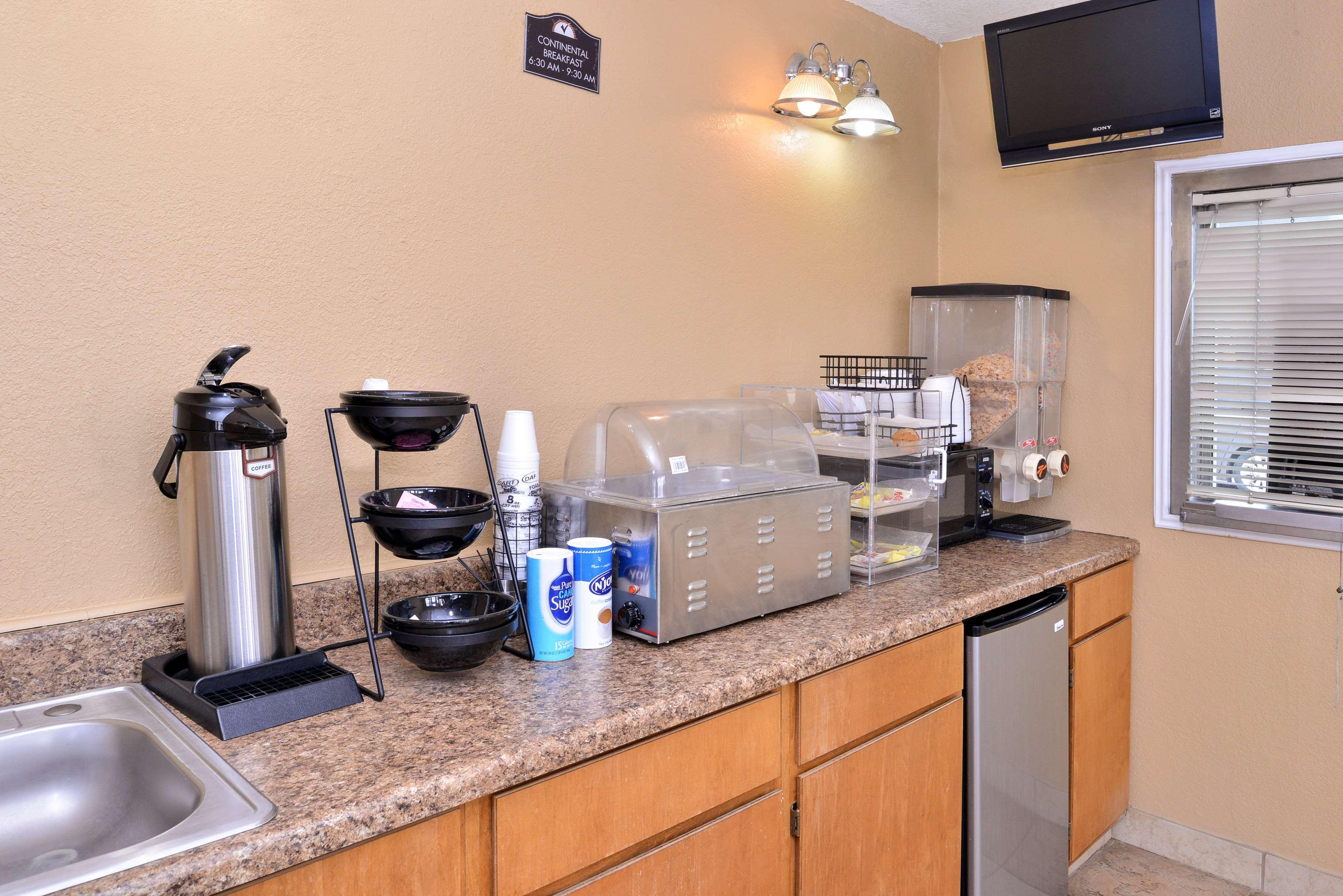 Americas Best Value Inn Schulenburg Екстер'єр фото